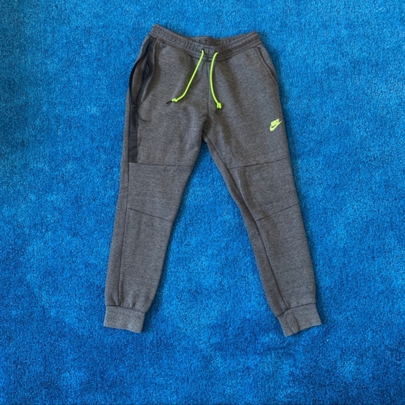 Nike Tech Fleece Sportswear Sweatpants | Gray/Neon | Cotton | Joggers | Medium - Picture 4 of 6